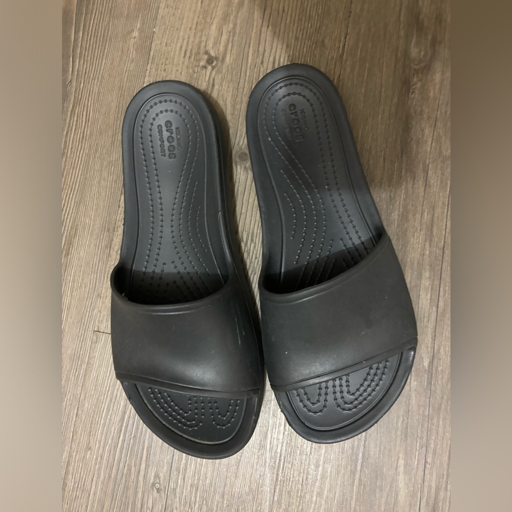Black Crocs slides size 9
